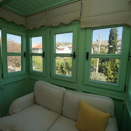 Vilă Private With Pool 150 M From The Sea - 4 Bathrooms - 8 People