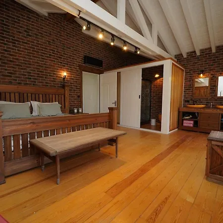 Villa Private With Pool 150 M From The Sea - 4 Bathrooms - 8 People Çeşme