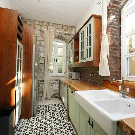 Villa Private With Pool 150 M From The Sea - 4 Bathrooms - 8 People Çeşme