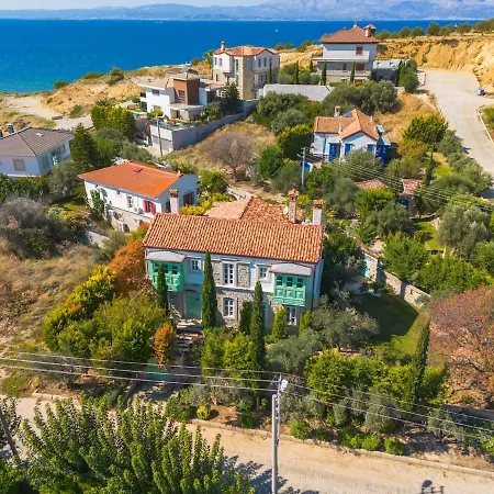 Private With Pool 150 M From The Sea - 4 Bathrooms - 8 People Villa Çeşme