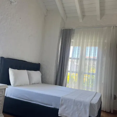 Vilă Private With Pool 150 M From The Sea - 4 Bathrooms - 8 People Çeşme
