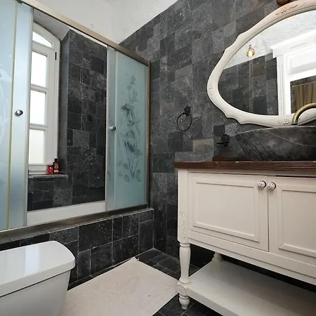 Villa Private With Pool 150 M From The Sea - 4 Bathrooms - 8 People *