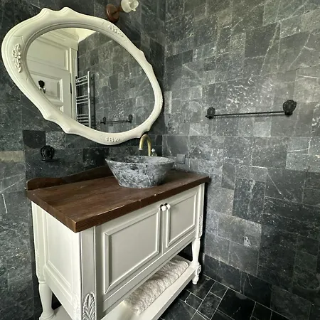 Private With Pool 150 M From The Sea - 4 Bathrooms - 8 People Çeşme