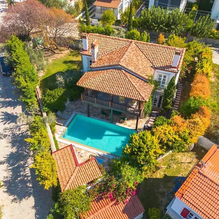 Private With Pool 150 M From The Sea - 4 Bathrooms - 8 People Villa *